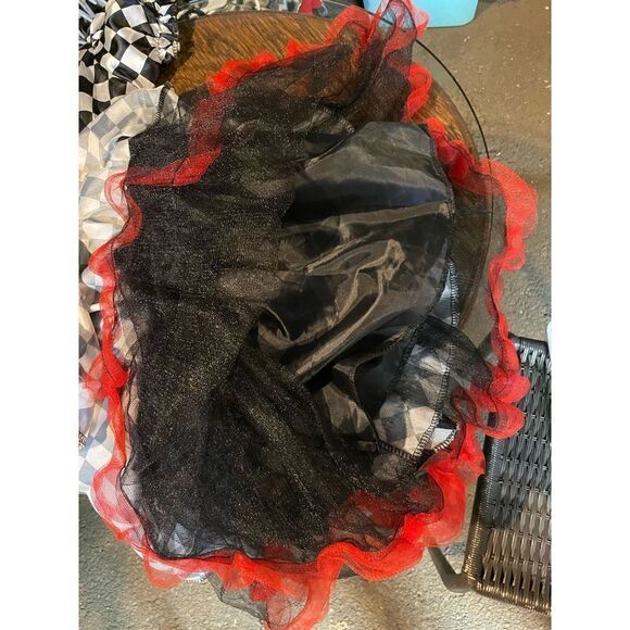 Queen of Hearts Girls Halloween Costume 10/12 - Picture 6 of 14